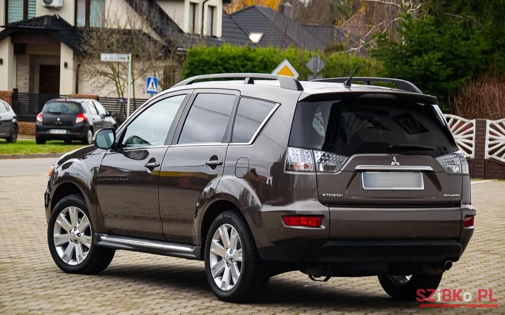 2012' Mitsubishi Outlander 2.0 2Wd photo #2