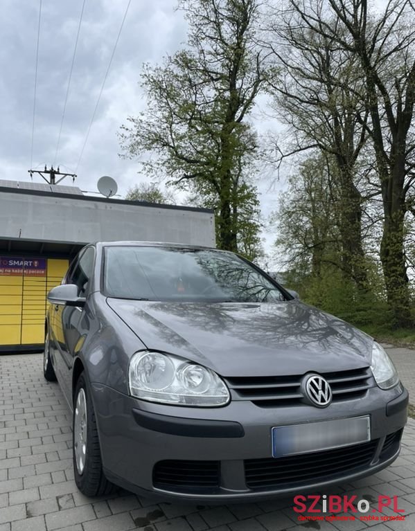 2005' Volkswagen Golf photo #1