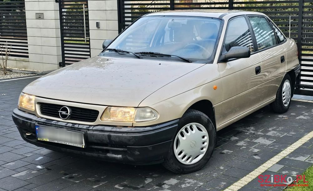 1999' Opel Astra 1.4 Base photo #1