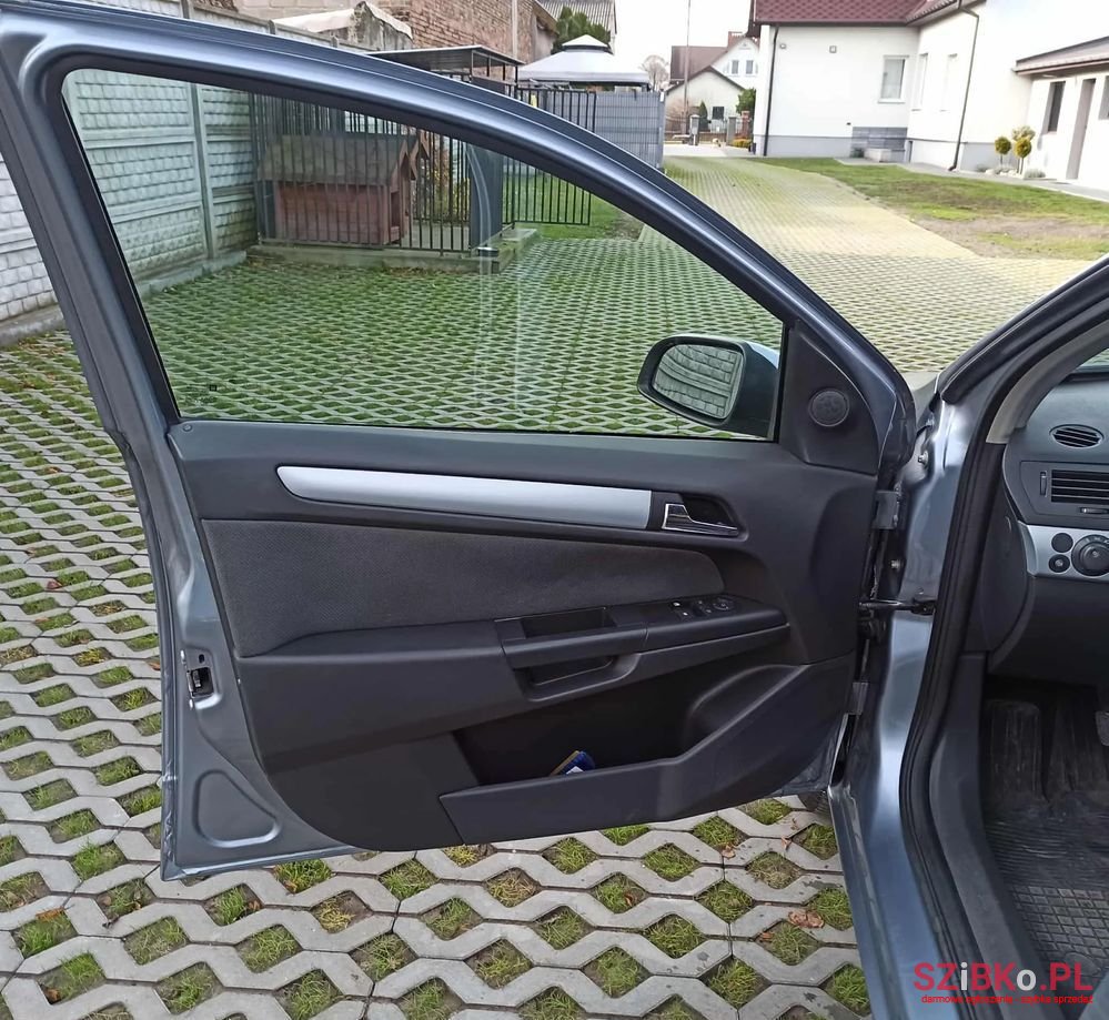 2005' Opel Astra Iii 1.6 Enjoy photo #6