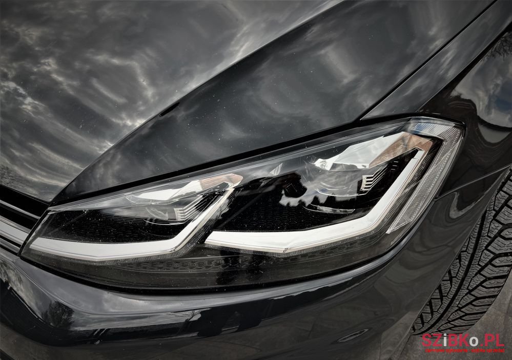 2019' Volkswagen Golf photo #5