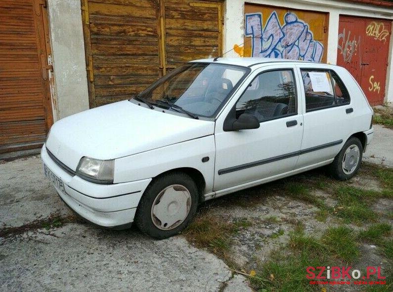 1996' Renault Clio photo #1