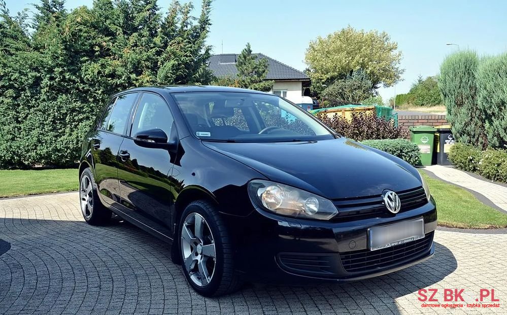 2010' Volkswagen Golf photo #6