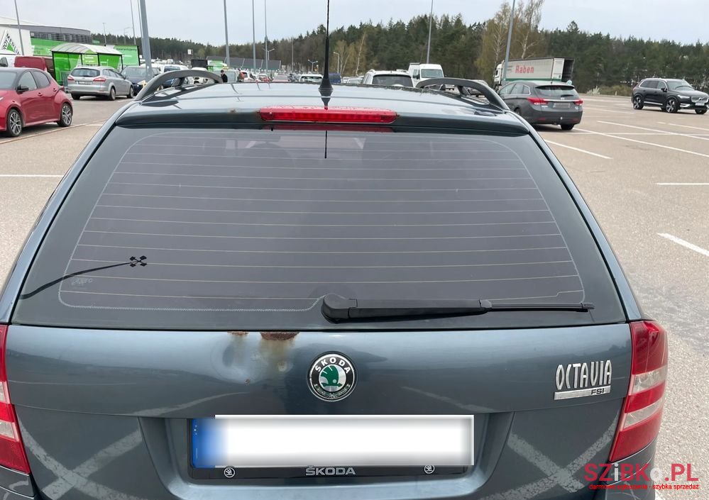 2005' Skoda Octavia 1.6 Fsi Elegance photo #5