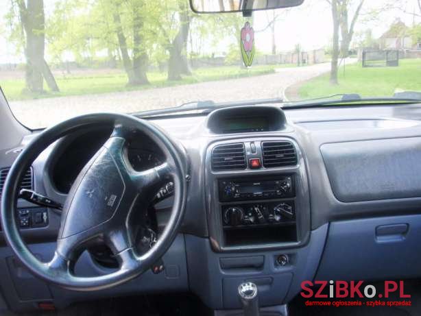 2001' Mitsubishi Space Star photo #3