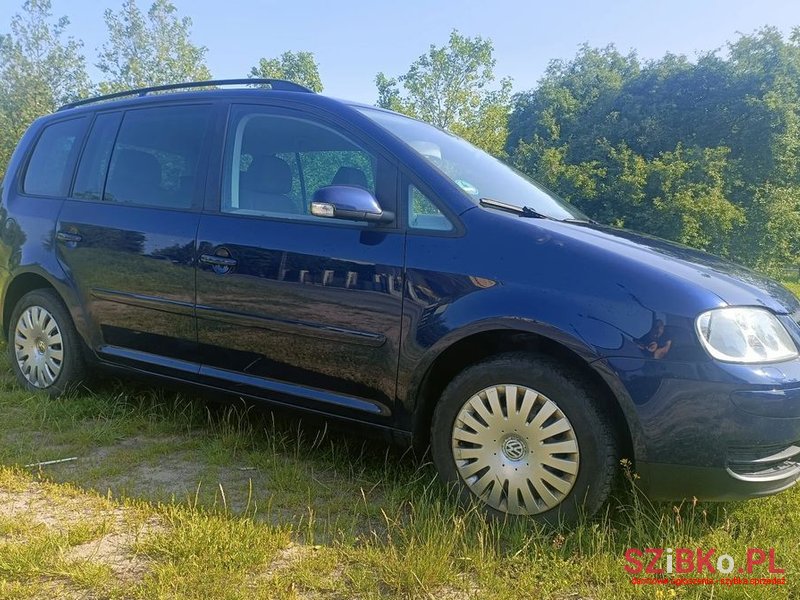 2006' Volkswagen Touran photo #5