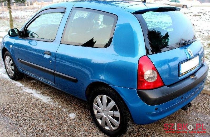 2004' Renault Clio photo #2