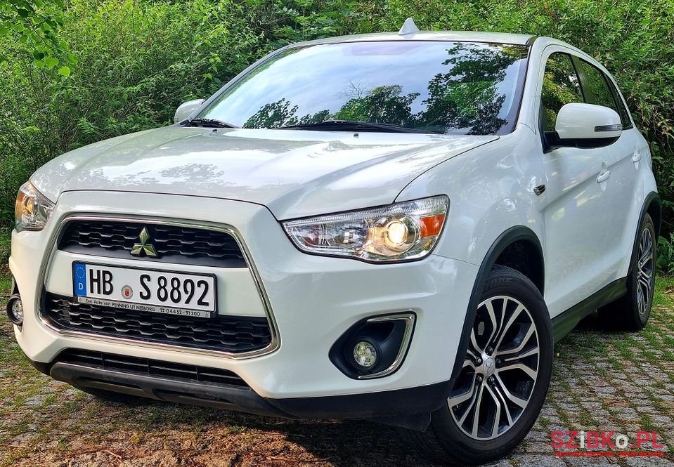 2015' Mitsubishi ASX photo #3