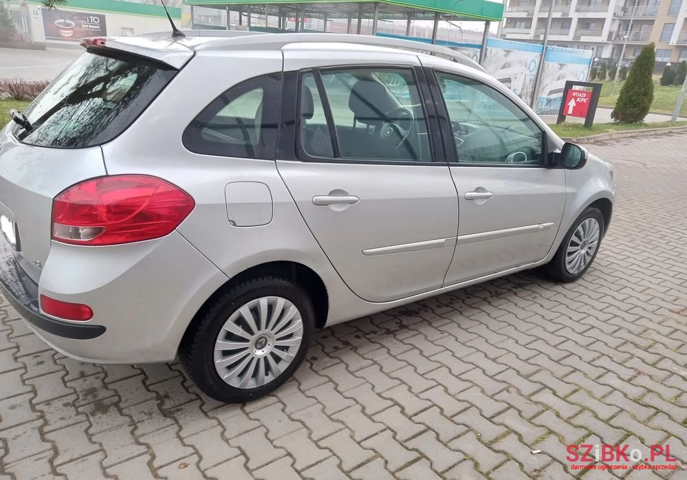 2012' Renault Clio photo #5