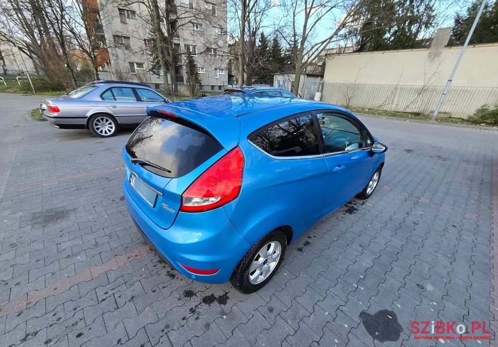 2010' Ford Fiesta photo #6