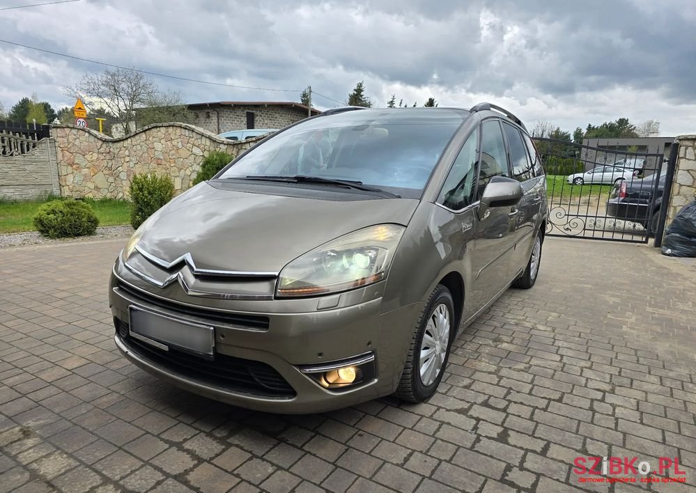 2008' Citroen C4 Grand Picasso photo #2