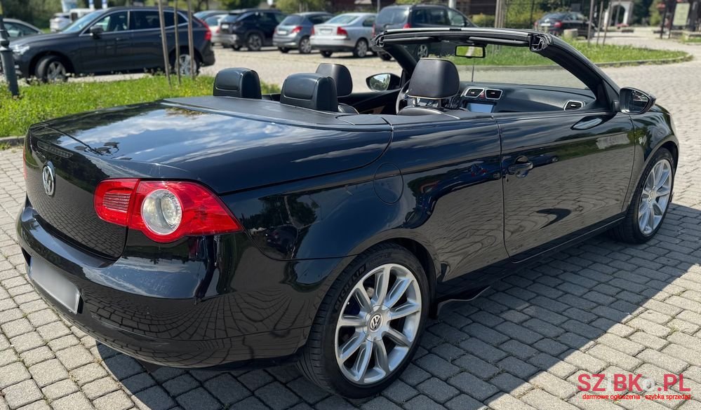 2008' Volkswagen Eos photo #6