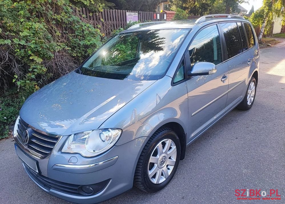 2007' Volkswagen Touran photo #1
