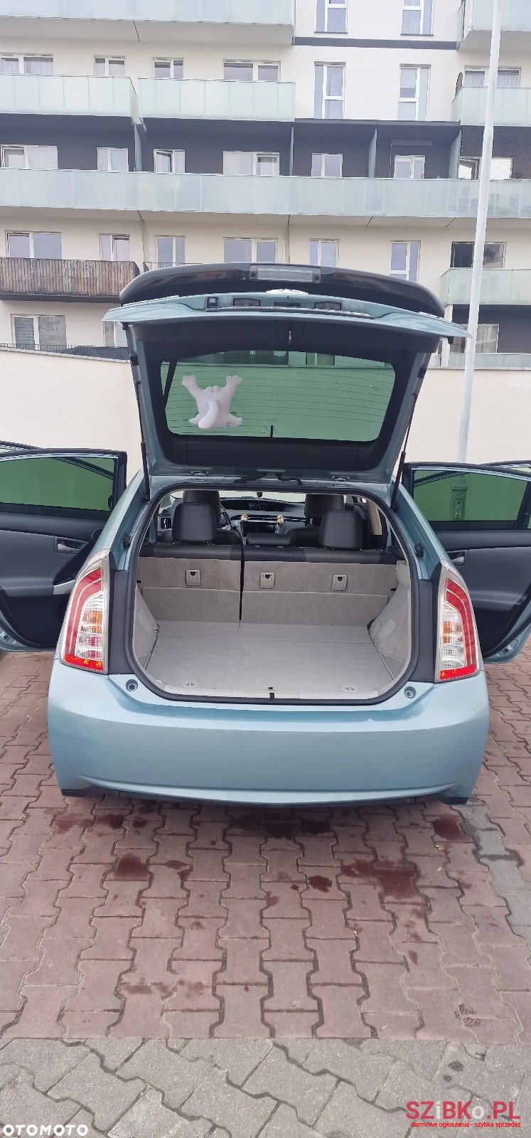 2012' Toyota Prius photo #2