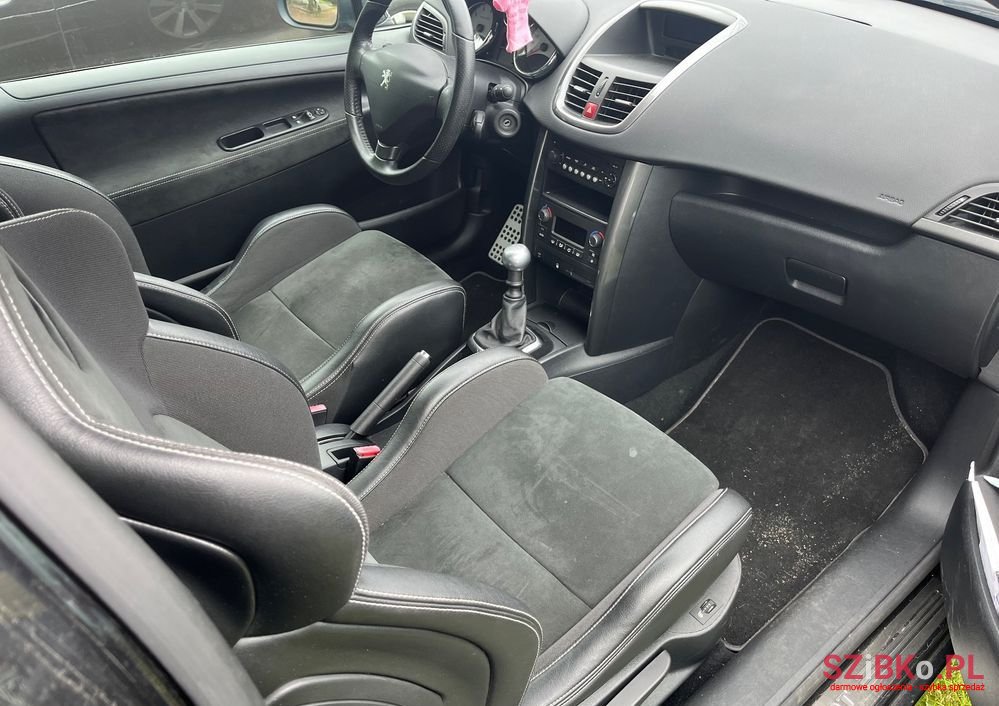 2010' Peugeot 207 photo #2