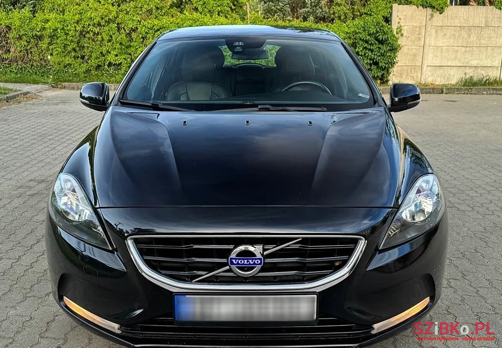 2015' Volvo V40 D2 Ocean Race photo #3