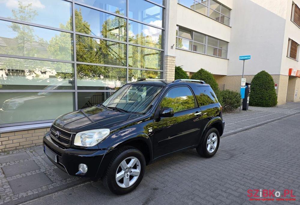 2005' Toyota RAV4 2.0 4X4 Executive photo #3