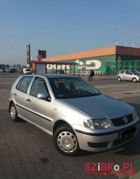 2001' Volkswagen Polo photo #1