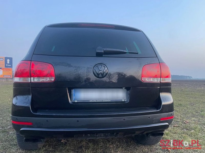 2006' Volkswagen Touareg photo #3