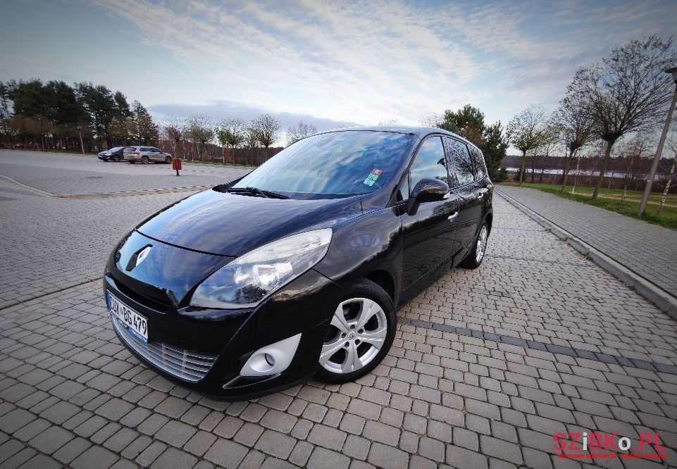 2009' Renault Scenic photo #1