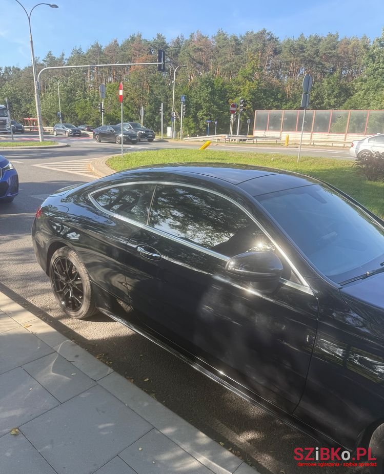 2016' Mercedes-Benz C-Class 300 9G-Tronic photo #3
