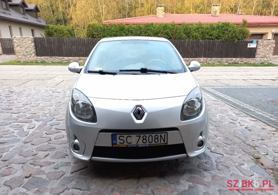 2010' Renault Twingo photo #2