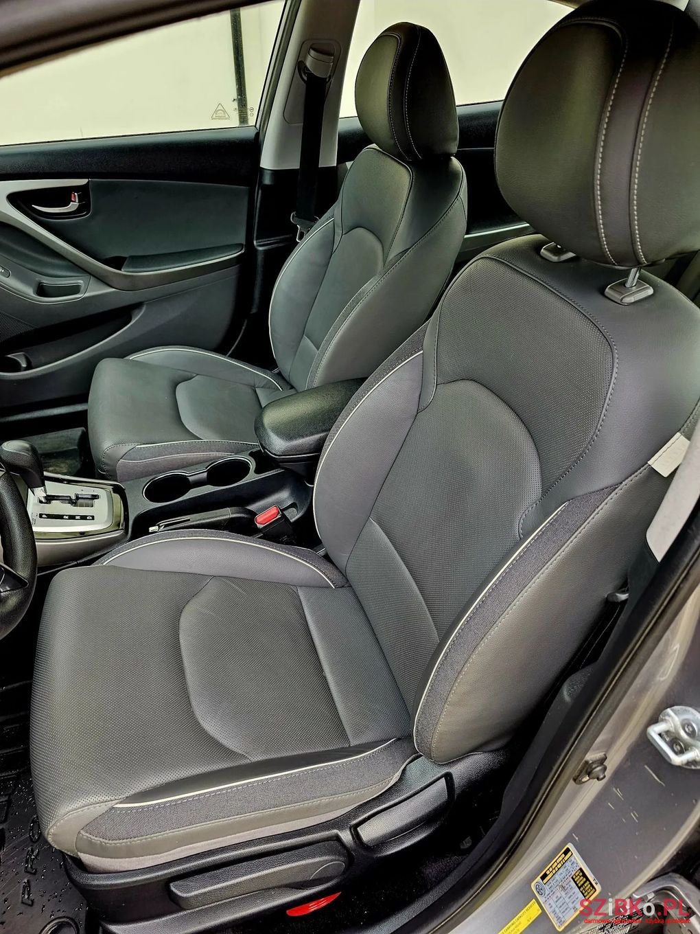 2012' Hyundai Elantra photo #4