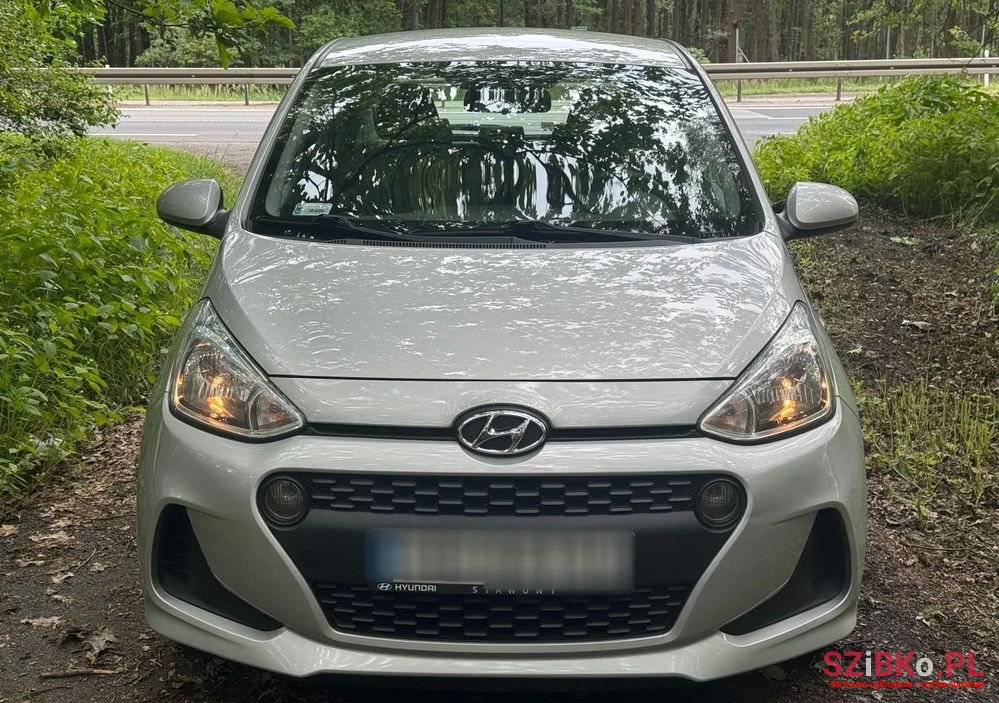 2017' Hyundai i10 1.0 Access photo #1