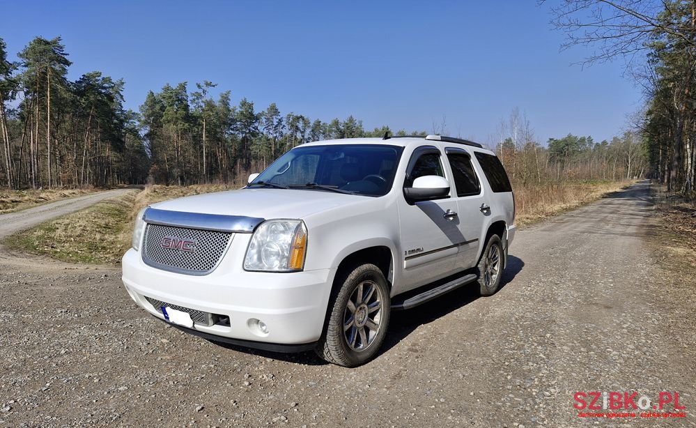 2010' GMC Yukon Denali 6.2 photo #1