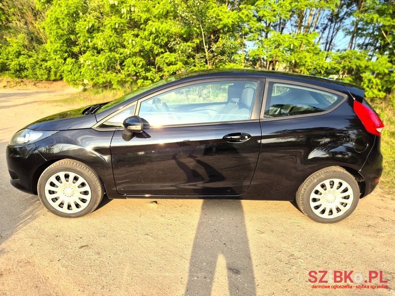 2010' Ford Fiesta 1.25 Ambiente photo #2