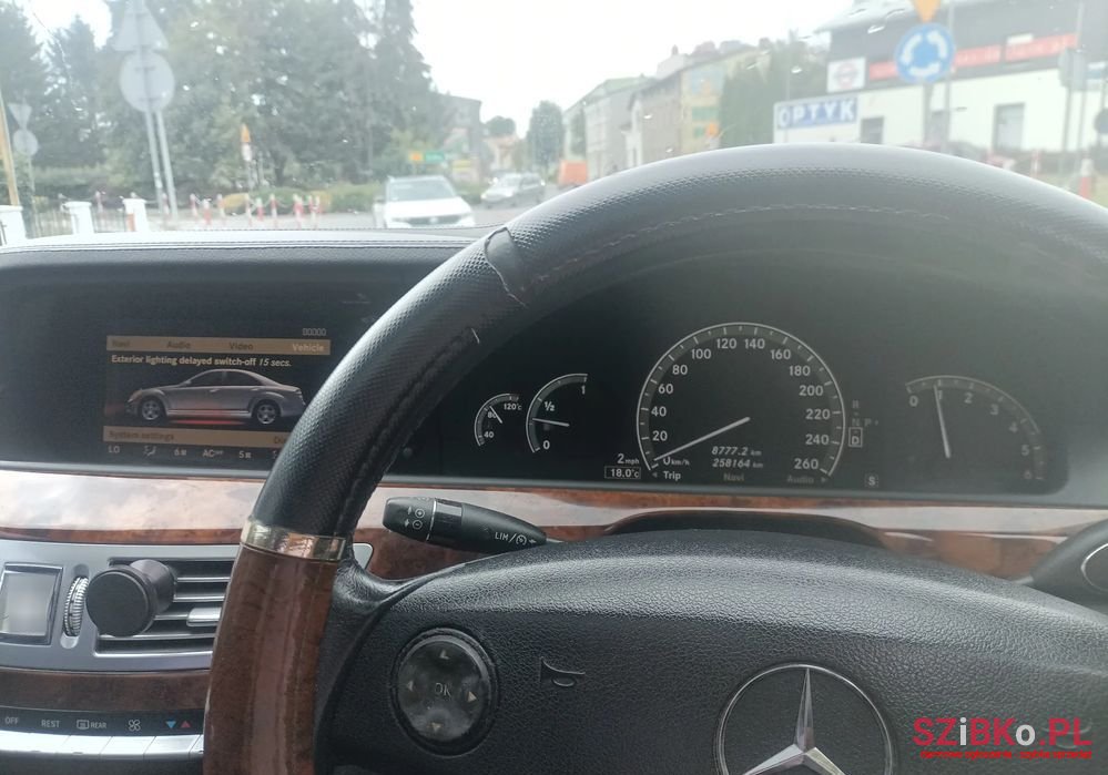 2006' Mercedes-Benz S-Class 320 L Cdi photo #1