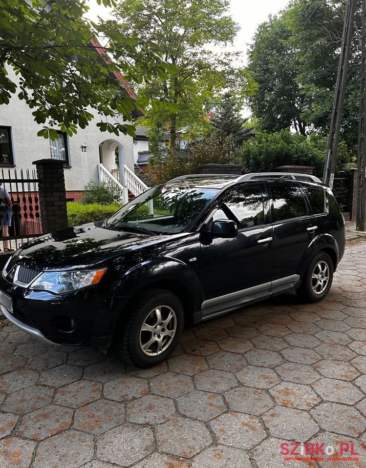 2009' Mitsubishi Outlander 2.0 Did Instyle photo #1