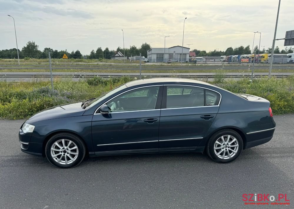 2006' Volkswagen Passat 2.0 Tdi Comfortline photo #2