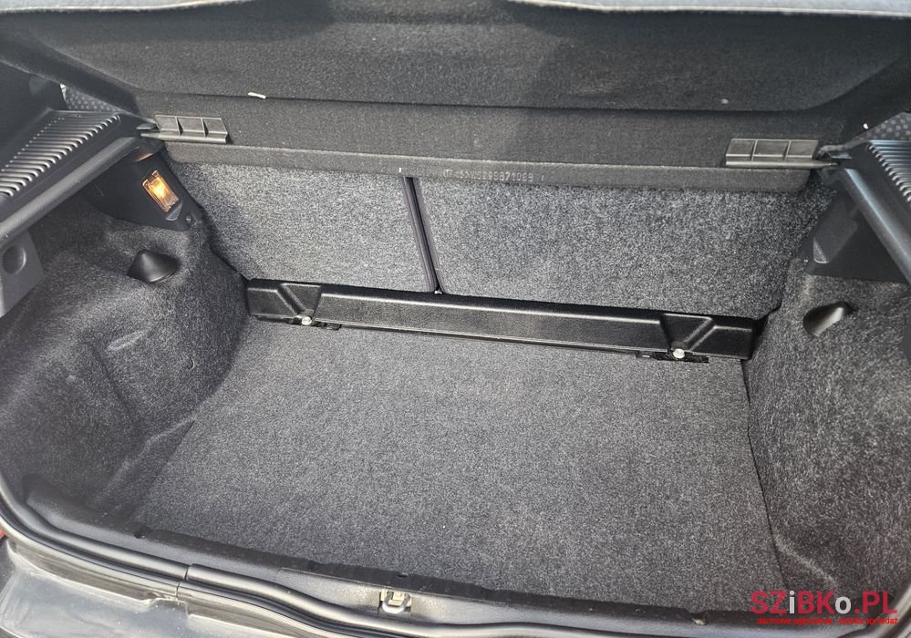 2009' Renault Clio photo #6