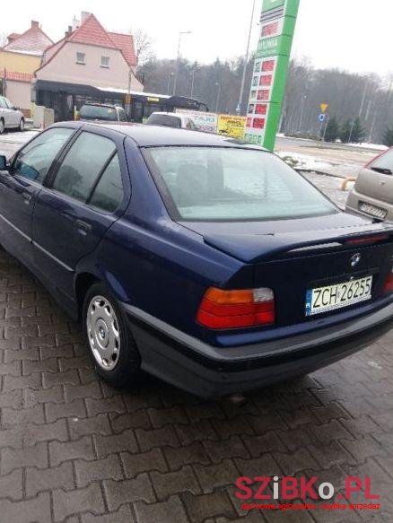 1993' BMW 318 photo #1