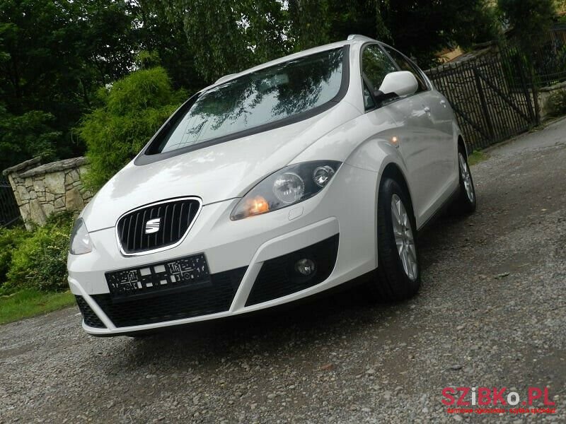2010' SEAT Altea XL photo #3