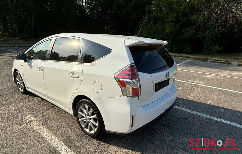 2016' Toyota Prius+ photo #3