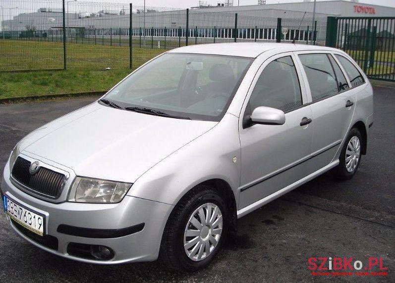 2004' Skoda Fabia photo #3