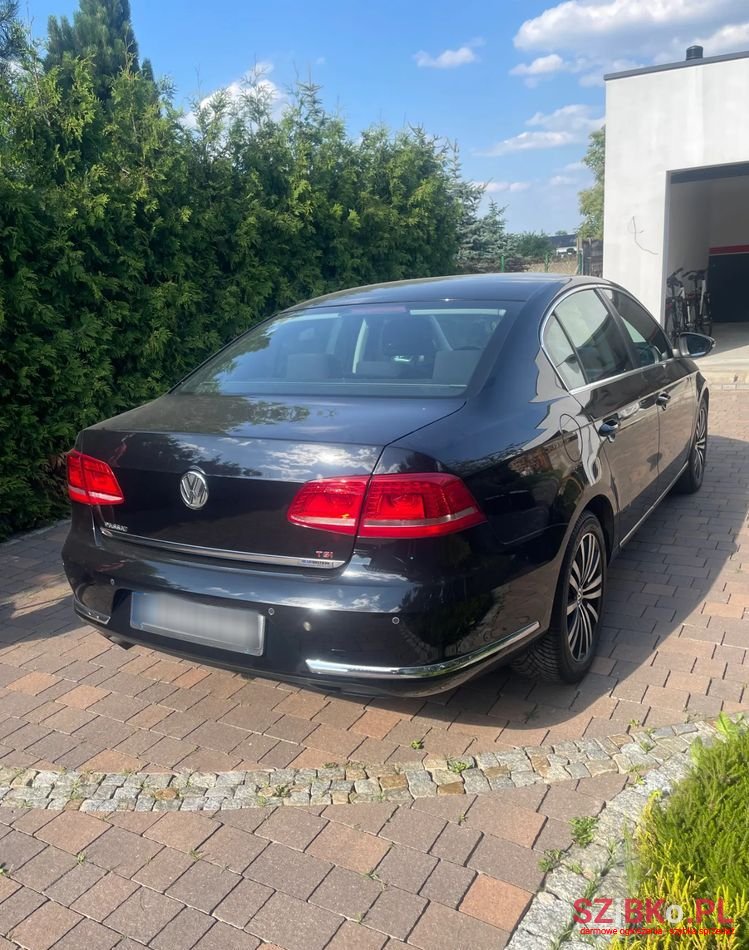 2014' Volkswagen Passat photo #4