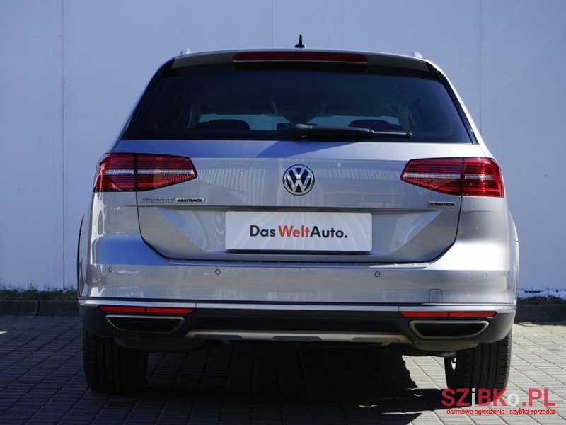 2018' Volkswagen Passat photo #6
