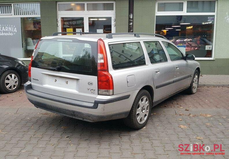 2000' Volvo V70 photo #1