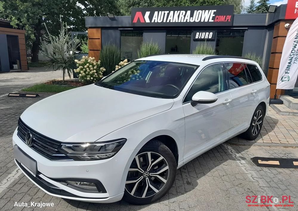 2023' Volkswagen Passat photo #2