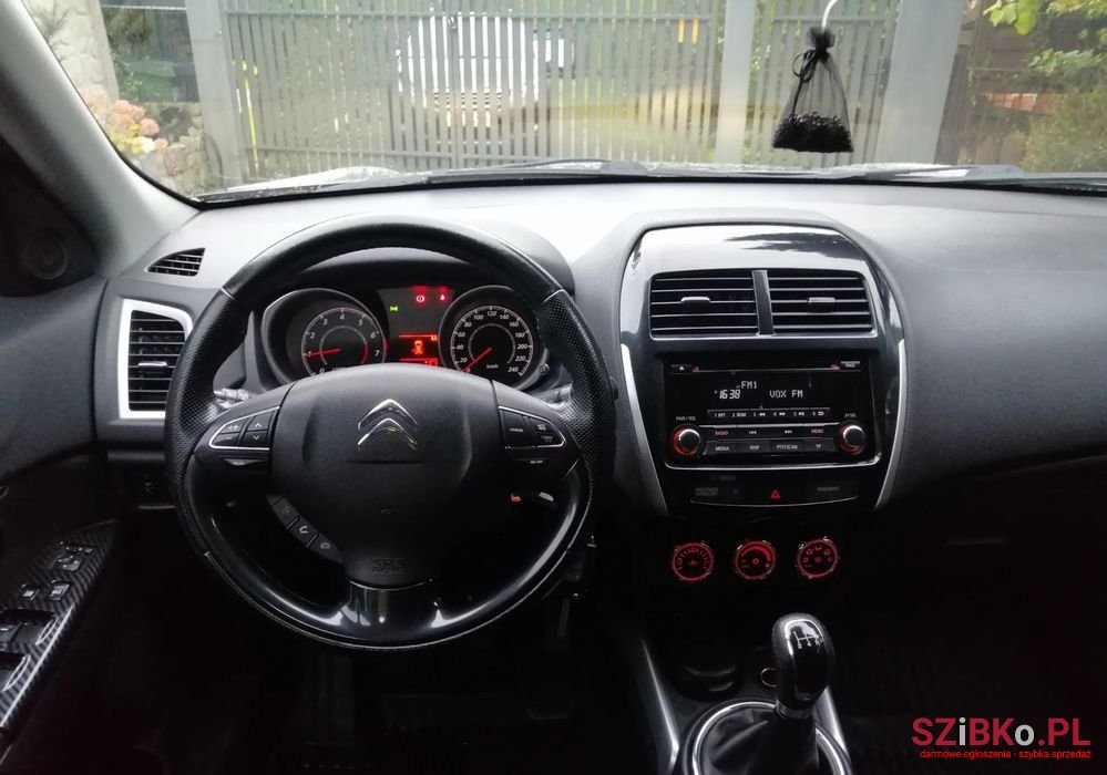 2014' Citroen C4 Aircross photo #5