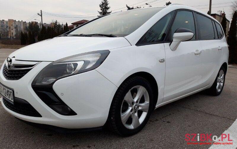 2013' Opel Zafira photo #1