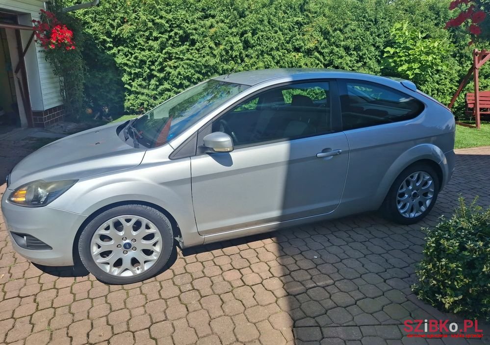 2010' Ford Focus photo #4