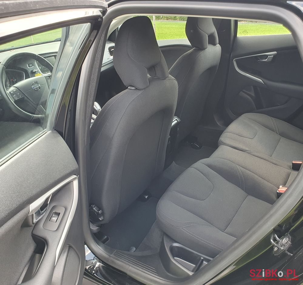 2013' Volvo V40 Cross Country D2 photo #3