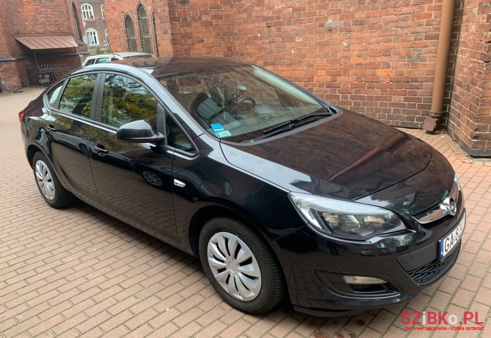 2016' Opel Astra photo #2