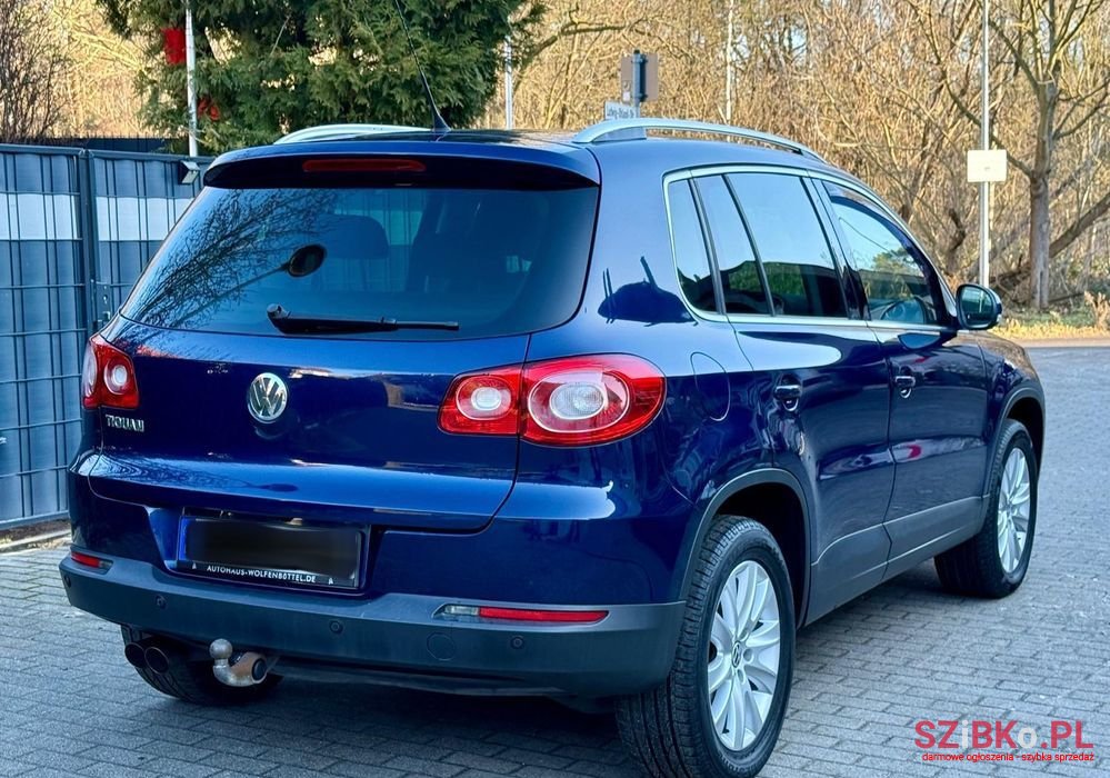 2010' Volkswagen Tiguan photo #5