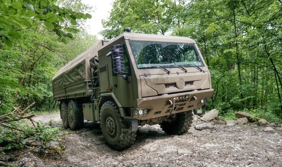 Tatra Trucks показала нові армійські всюдиходи Force