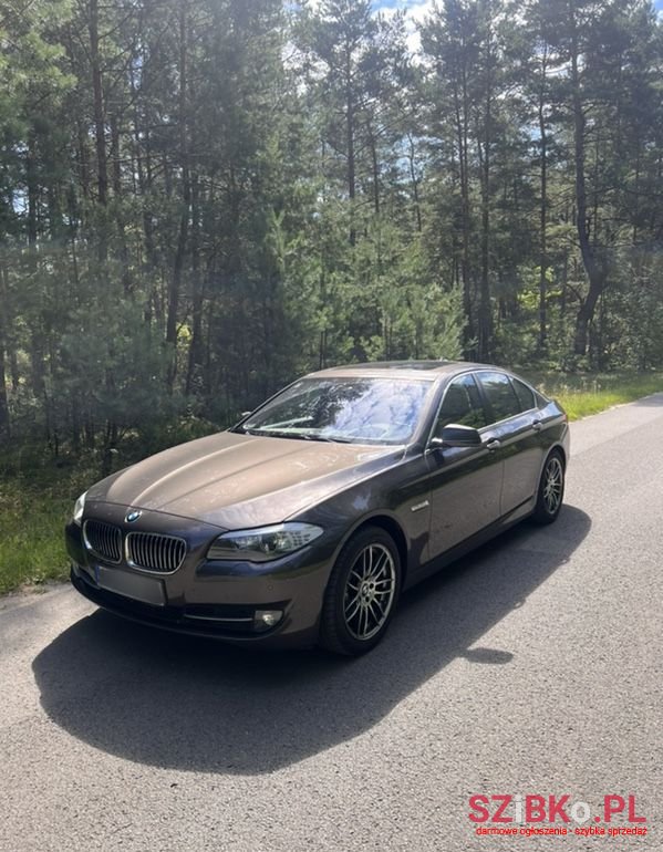 2012' BMW 5 Series 525D Xdrive photo #1